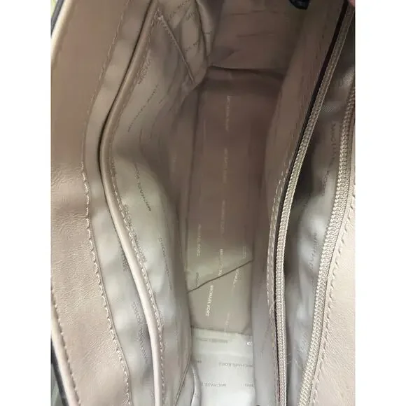 Michael Kors Handbag - Picture 7 of 8